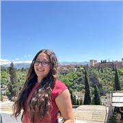 Me definí una chica simpática, puntual y responsable. Doy clase a niños desde los 6 hasta los 12 años